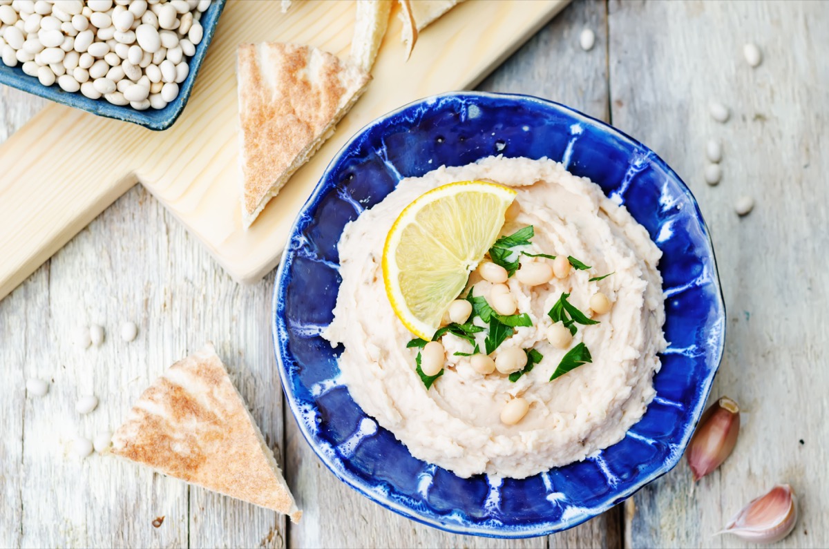 Come si prepara l'hummus di fagioli in modo facile