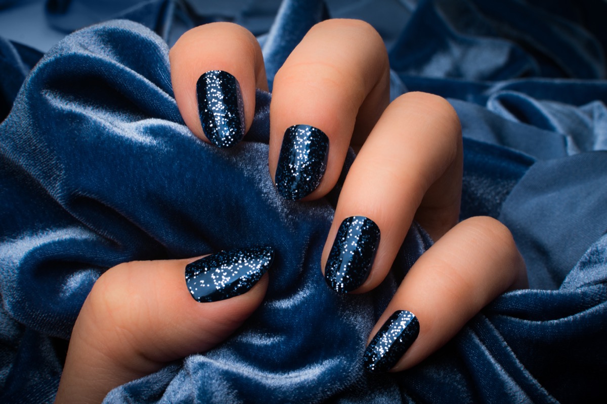 Nail-art-decorazioni-glitter-brillantini-1.jpg