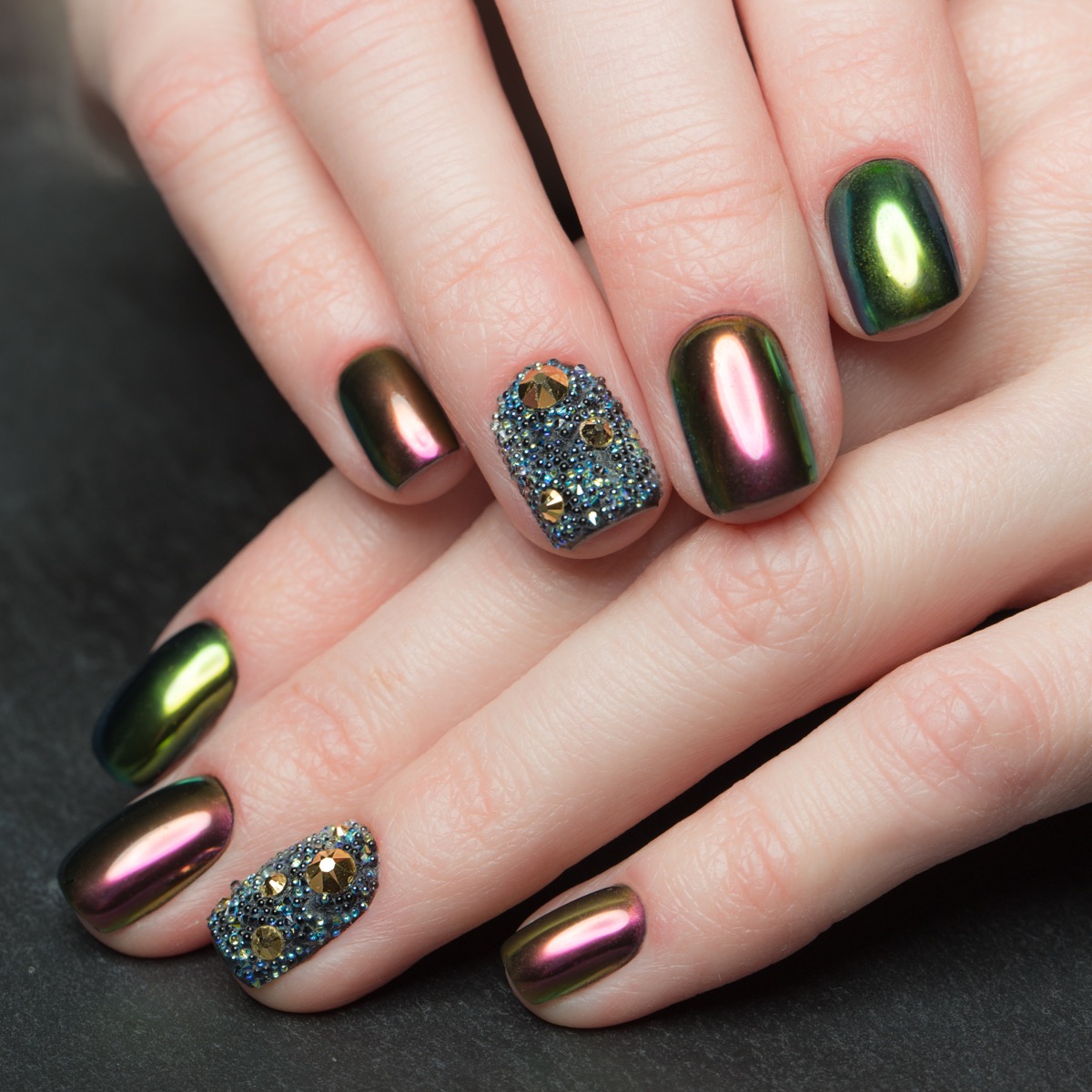 Nail-art-decorazioni-glitter-brillantini-10.jpg