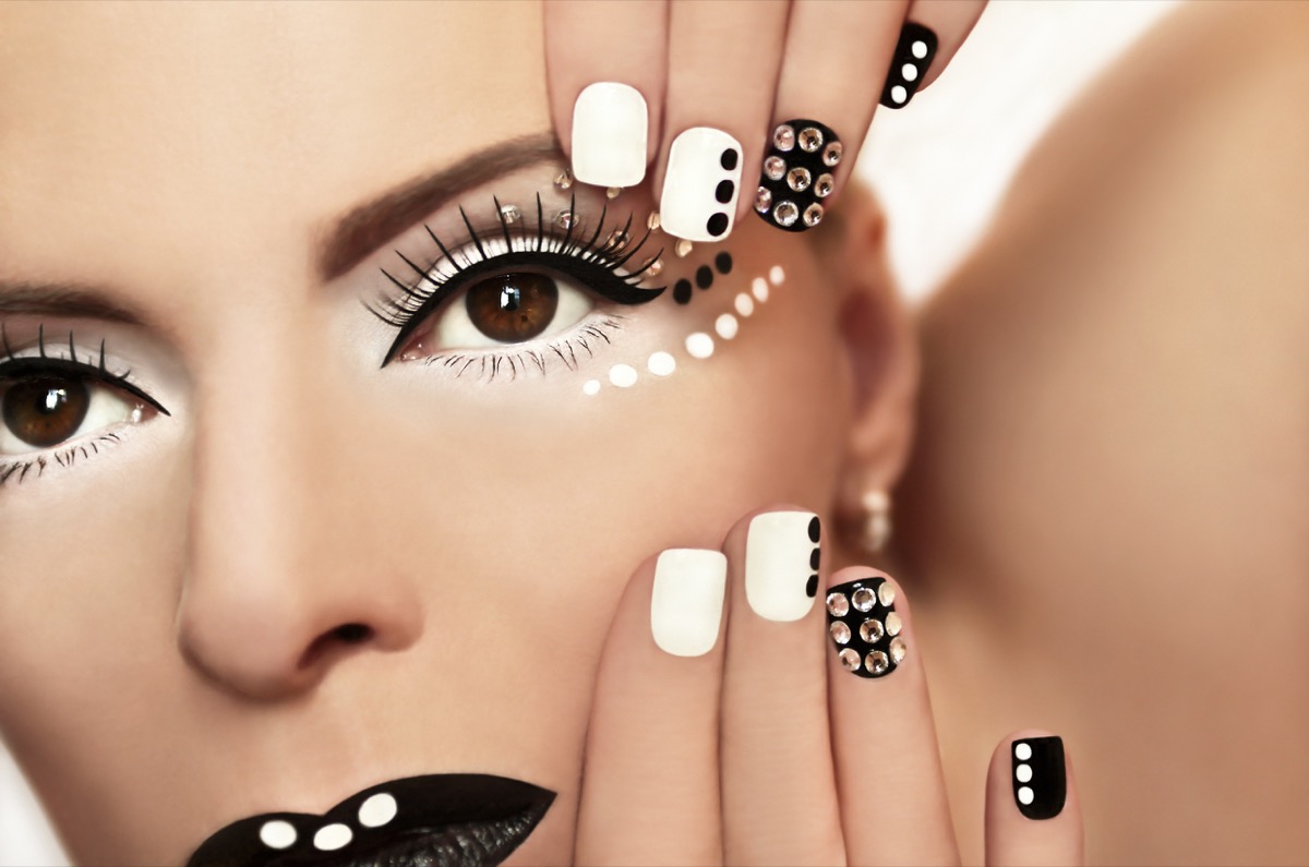 Nail-art-decorazioni-glitter-brillantini-9.jpg