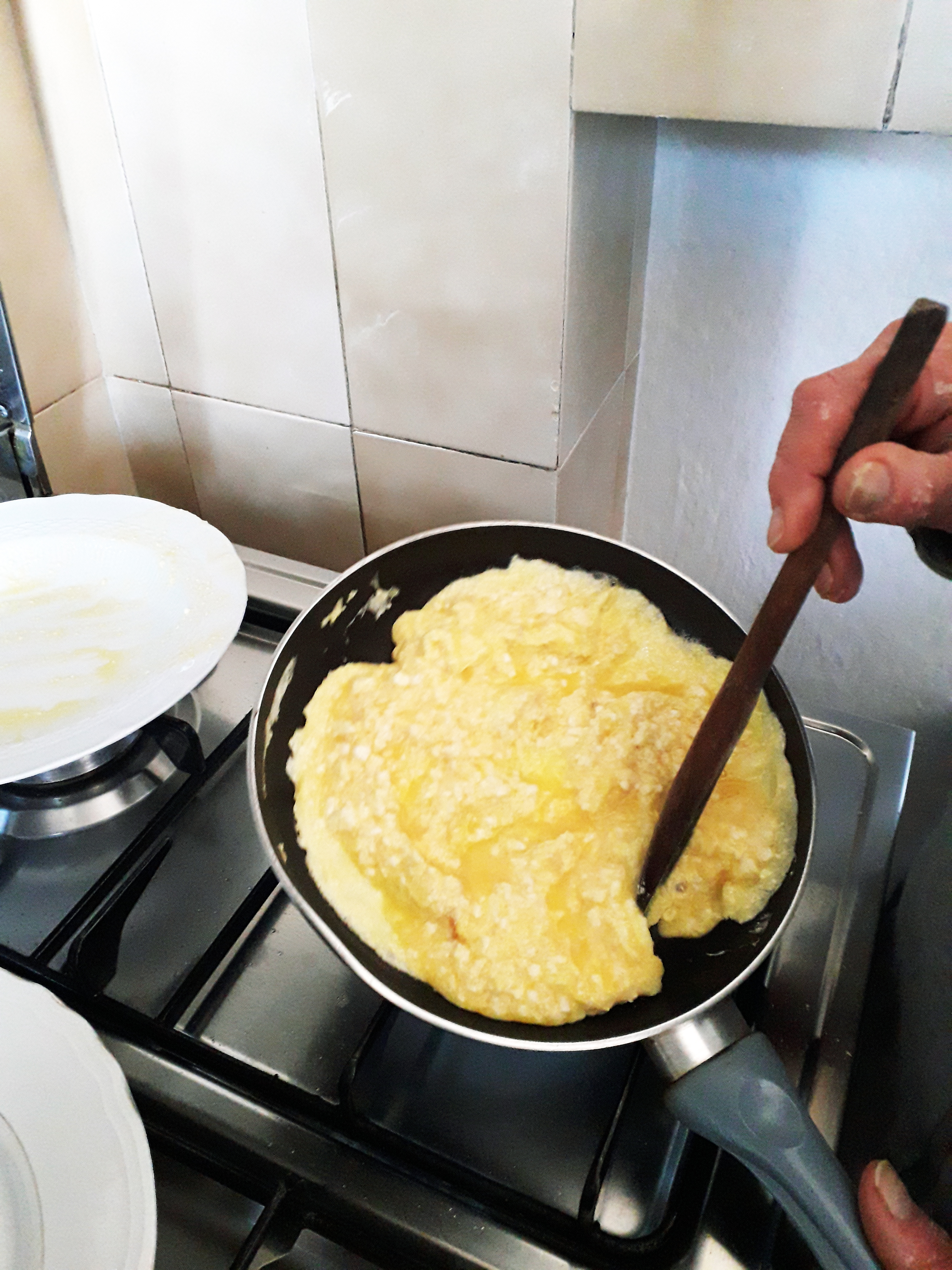 come-fare-frittata-uova-4.jpg