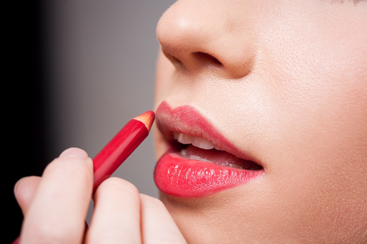 Come si usa la matita labbra per un trucco perfetto