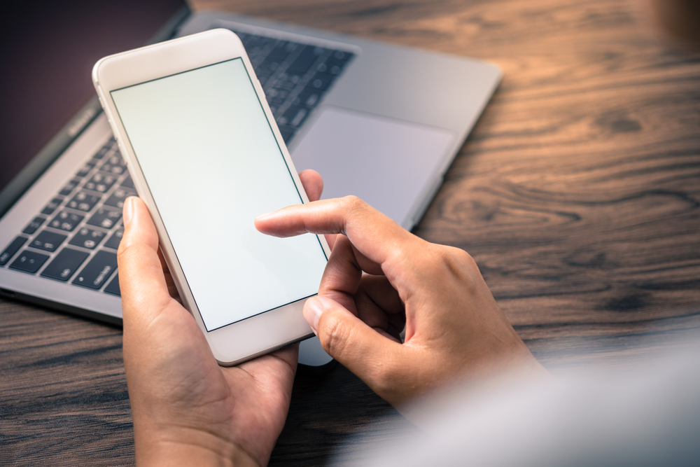 Come togliere la spunta blu da whatsapp: il procedimento facile