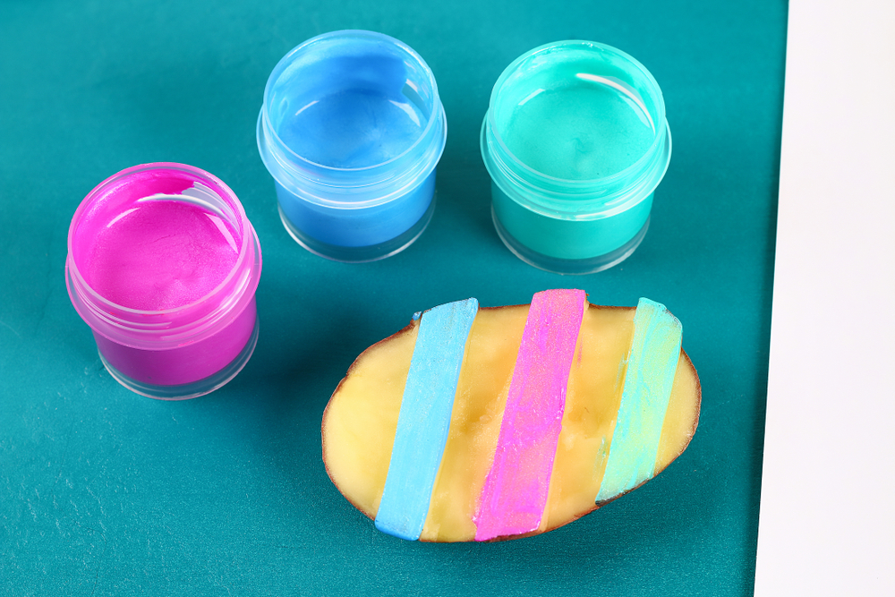 Lavoretti di Pasqua per i bambini del nido: 4 idee facili e un video