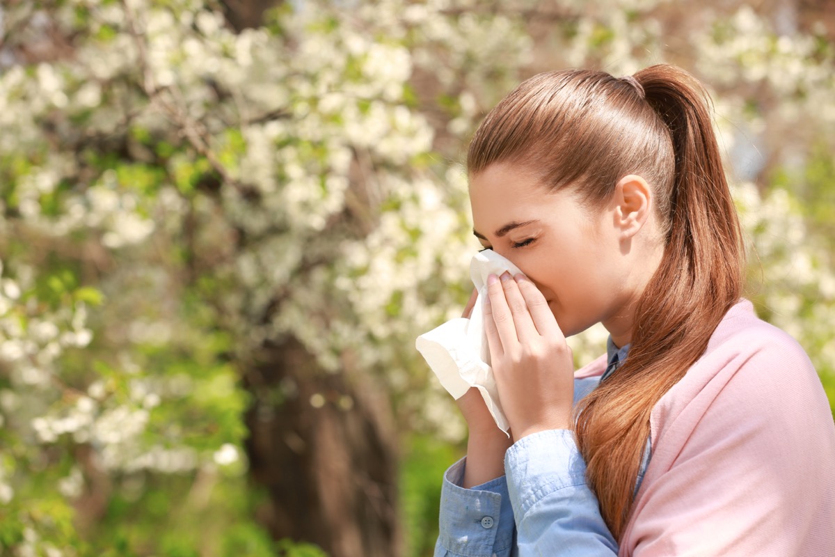 Allergia primaverile: i rimedi naturali per contrastarla