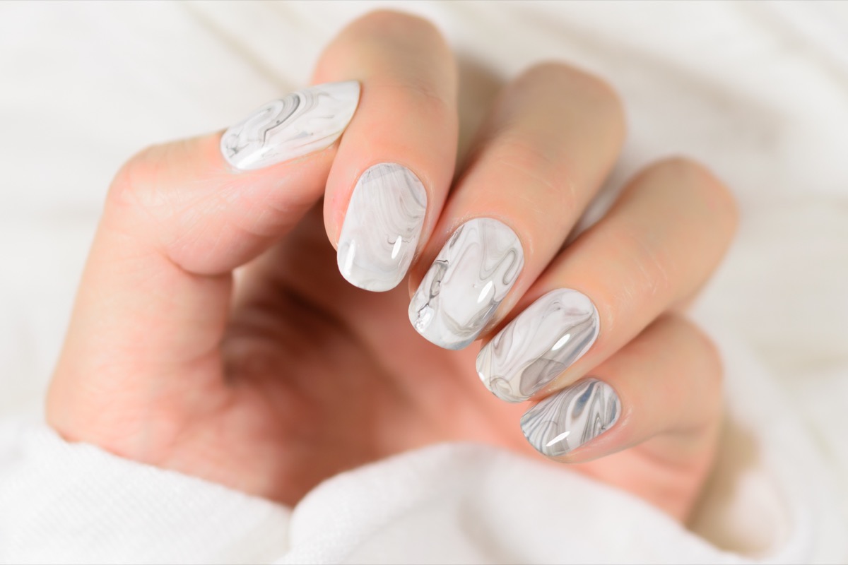 Nail-art-decorazioni-colori-chiari-3.jpg