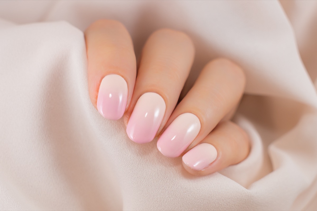 Nail-art-decorazioni-colori-chiari-7.jpg
