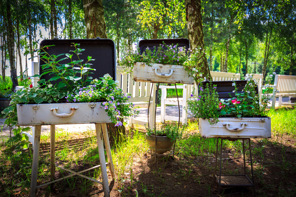 Vasi e portavasi originali per il giardino: 11 idee allegre