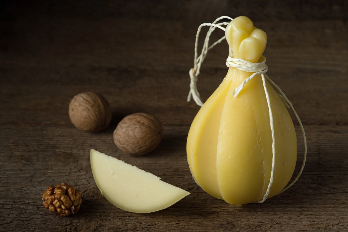 Cucina del Gargano: la ricetta del caciocavallo podolico al forno