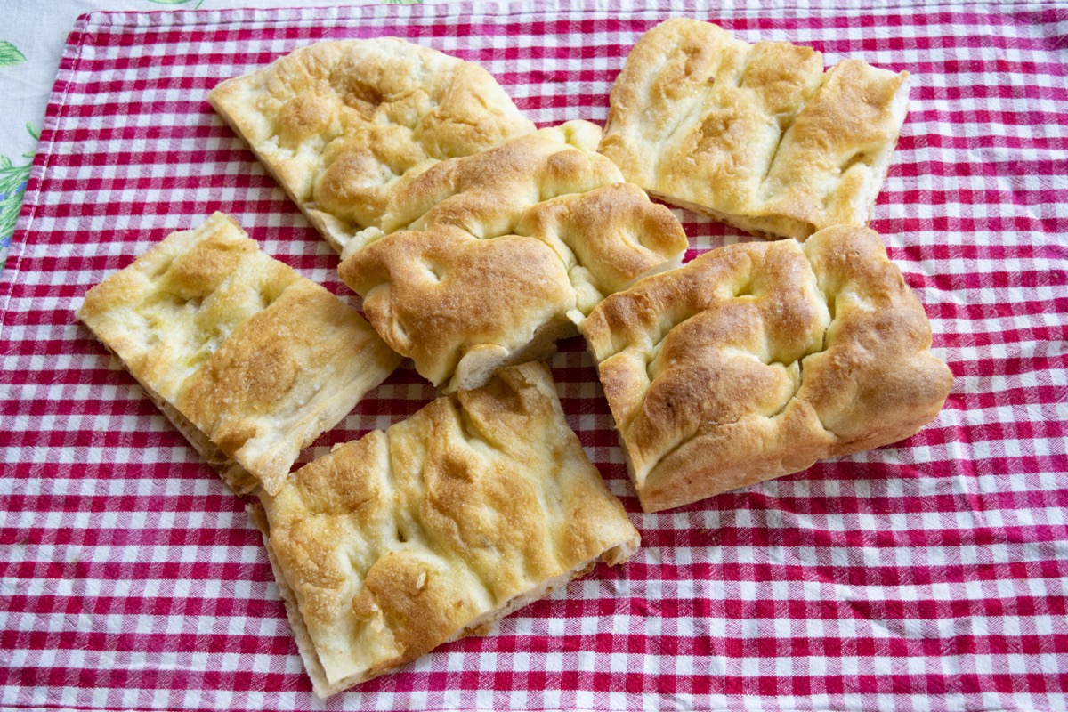 Focaccia novese fatta in casa: la ricetta della tradizione di Novi Ligure