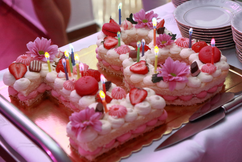 torte-compleanno-18-anni-ragazza-decorazioni-1.jpg