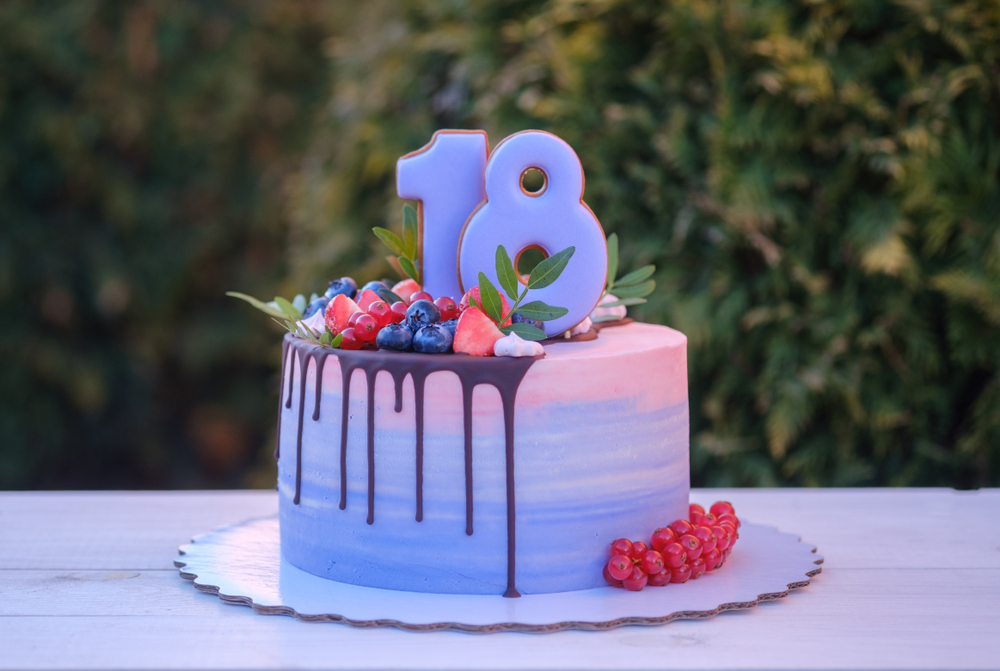 Torte compleanno 18 anni per ragazza: 7 decorazioni trendy