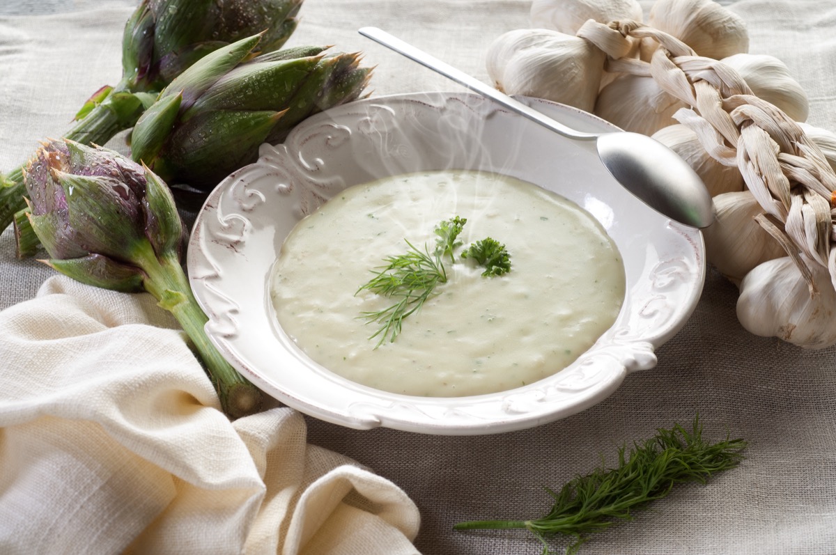 Crema di verdura primaverile: come si prepara in modo light ma delizioso