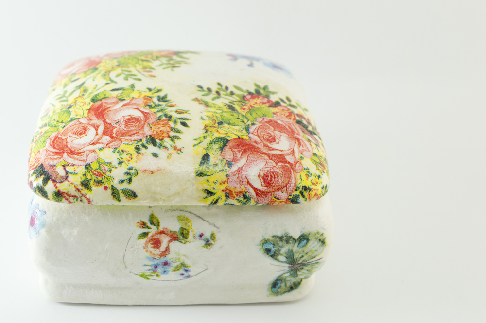 come-rivestire-scatola-legno-decoupage-4.jpg