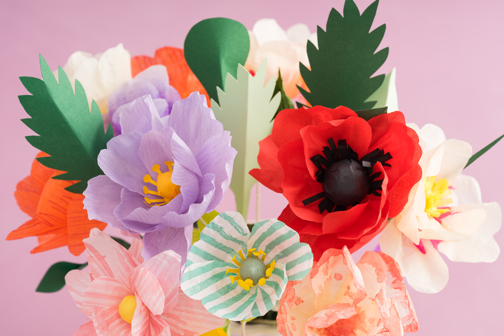 Fiori di carta crespa facili: il tutorial