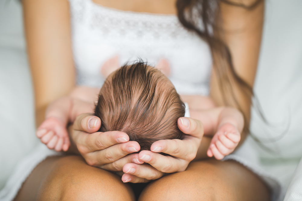 Cosa regalare ad una neomamma: tra pensierini utili e graziosi