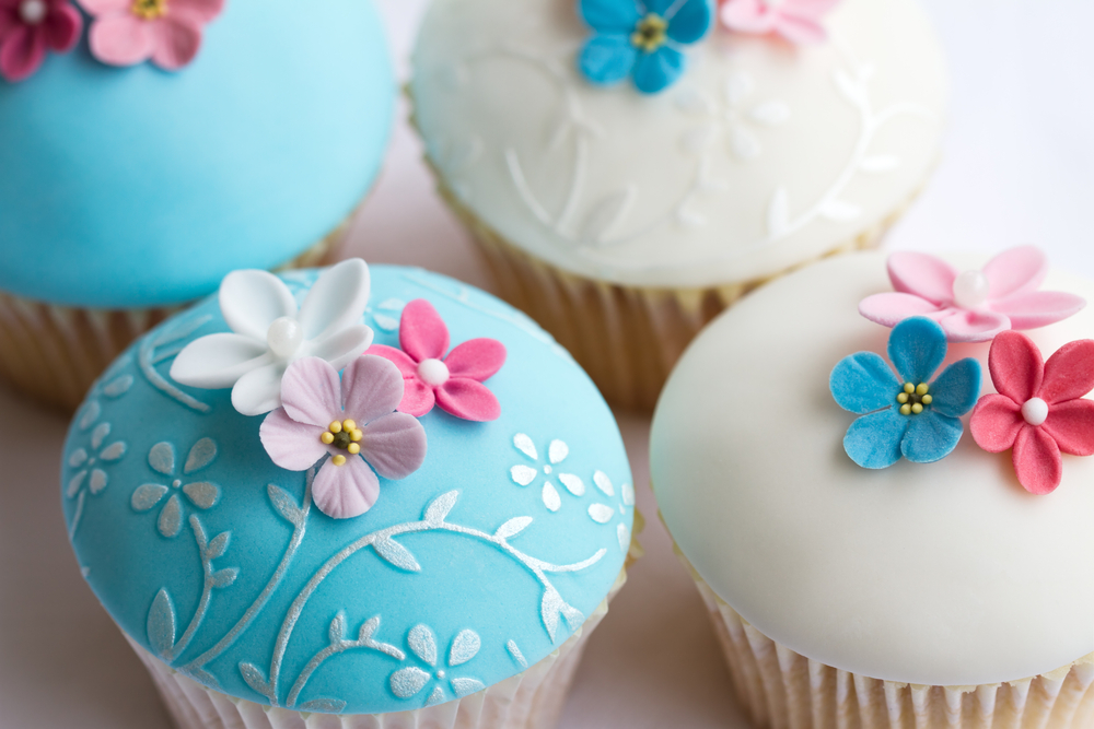 cupcake-decorati-fiori-pasta-di-zucchero-1.jpg