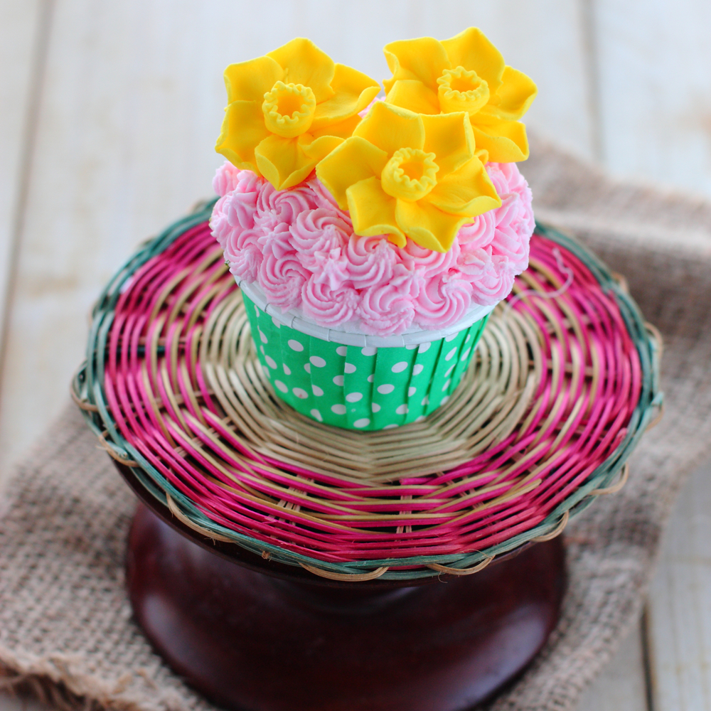 cupcake-decorati-fiori-pasta-di-zucchero-4-narcisi.jpg
