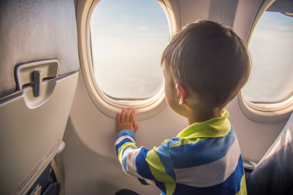 6 consigli per viaggiare in aereo con i bambini senza nervosismi