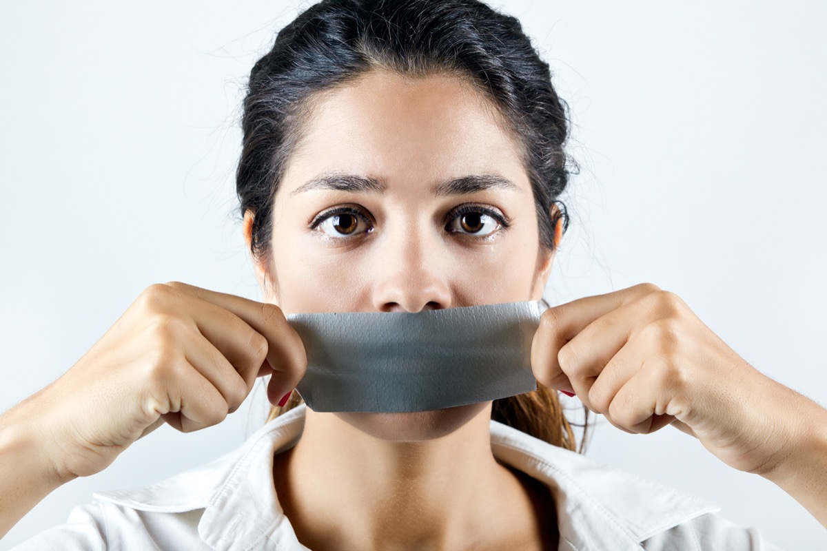 Sognare di non riuscire a parlare: cosa significa?