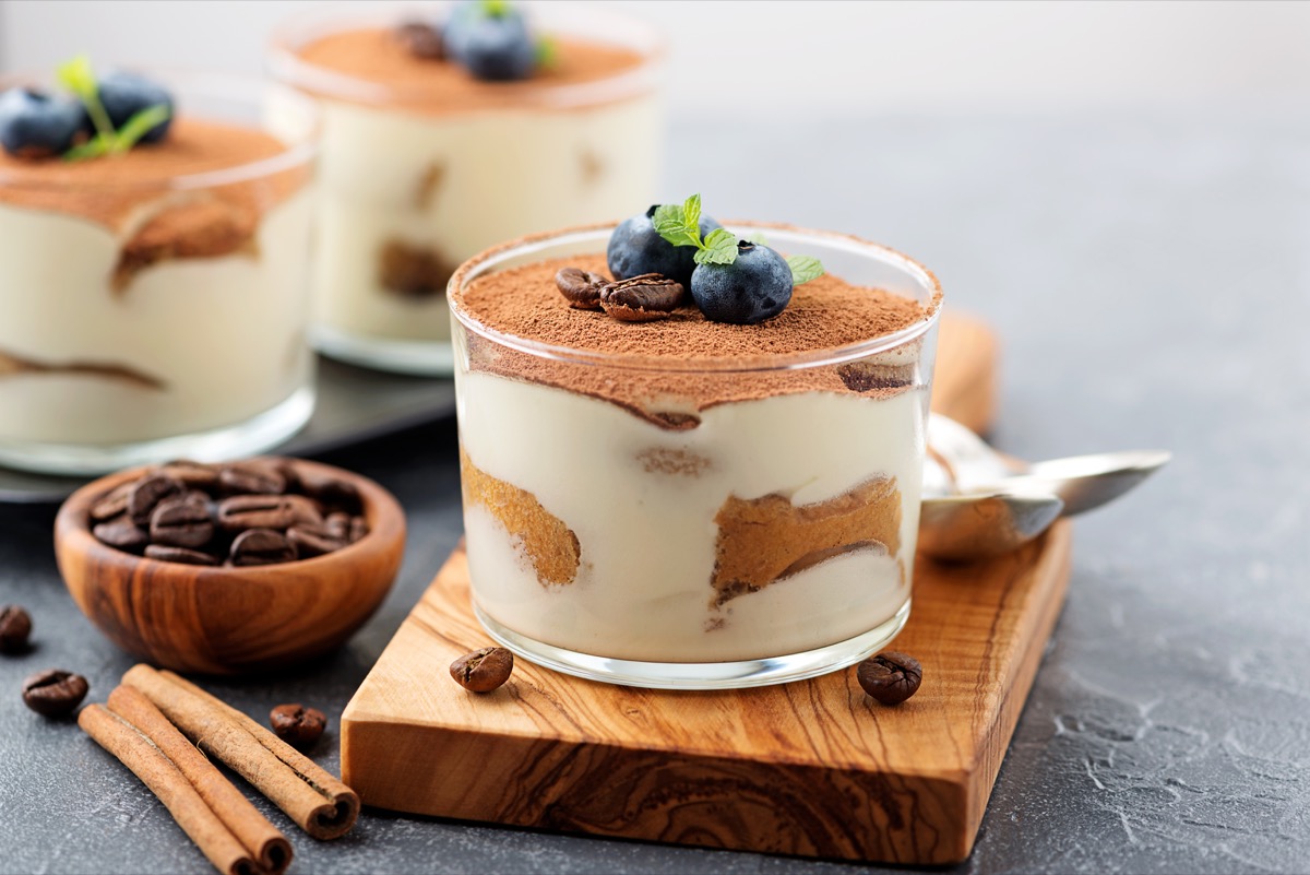 Tiramisù in bicchiere: come si prepara per un fine pasto elegante