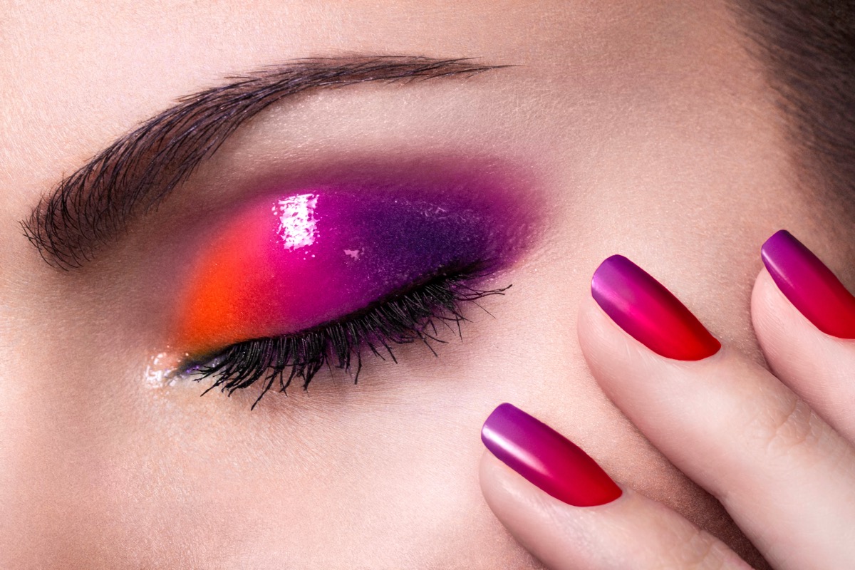 Nail-art-estate-2019-in-rosso-4.jpg