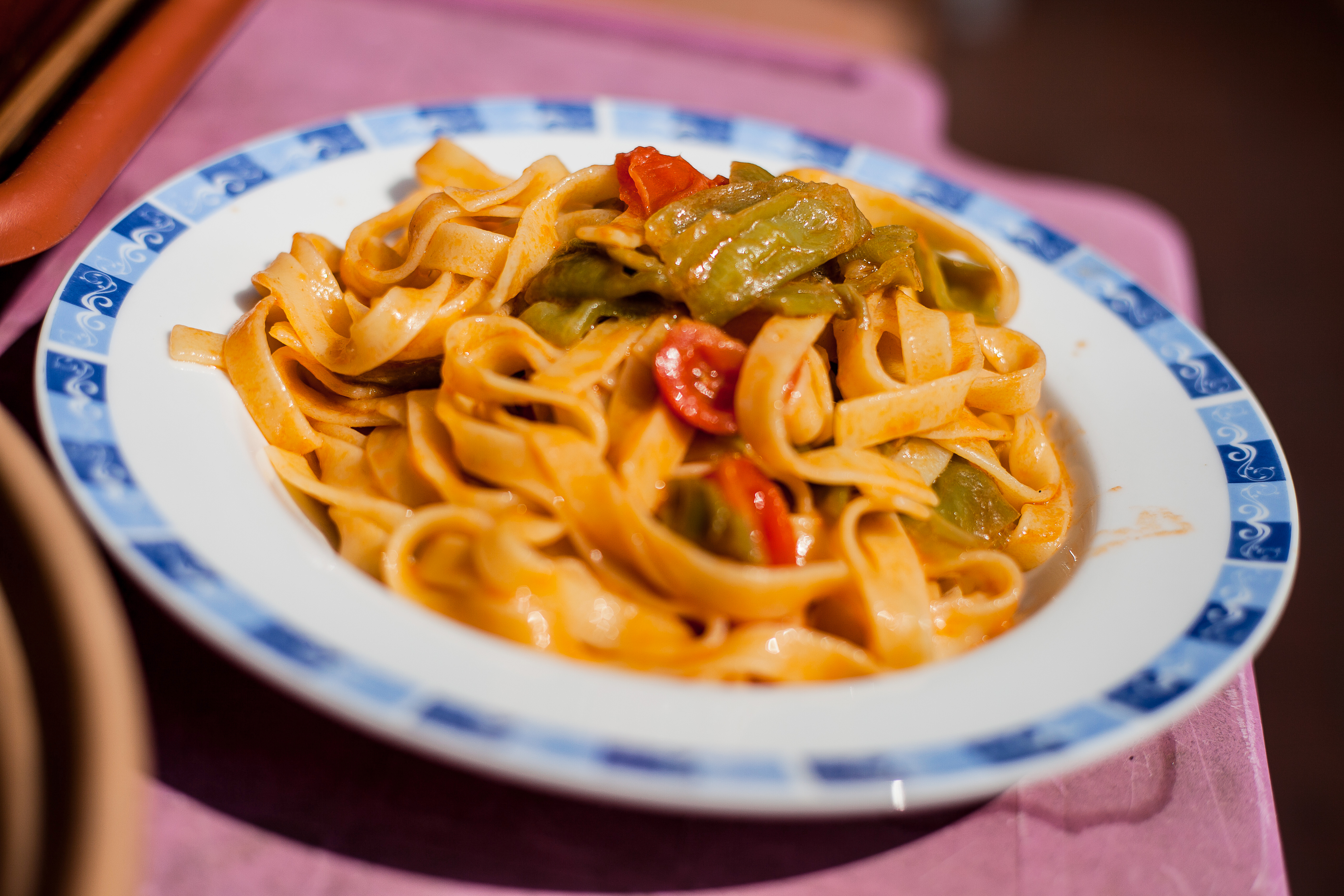 Pasta con friggitelli e tonno: come prepararla facilmente