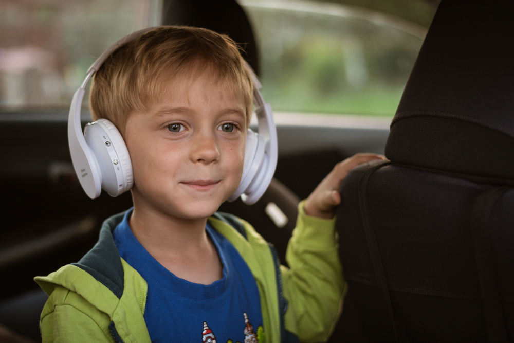 15 canzoni per bambini da ascoltare nei viaggi in auto: la playlist per i più piccoli