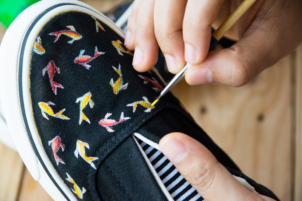 Come decorare le scarpe da ginnastica in maniera creativa: 5 idee da mettere in pratica