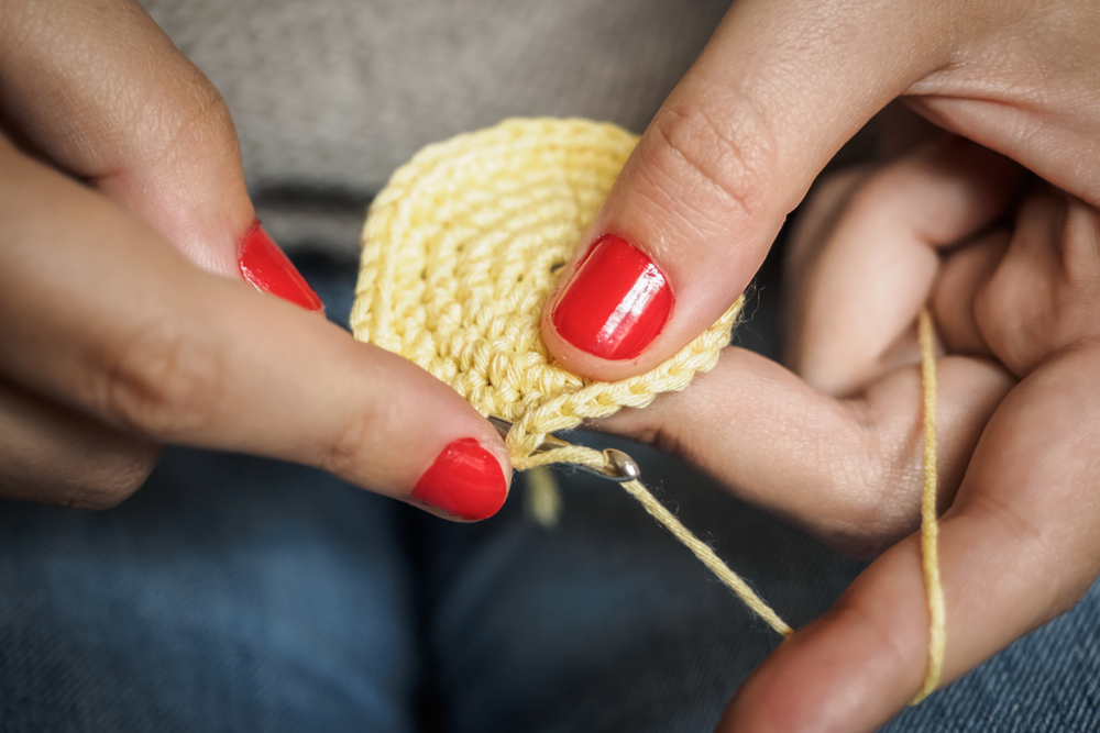 Copri damigiana uncinetto: come farlo per decorare il contenitore