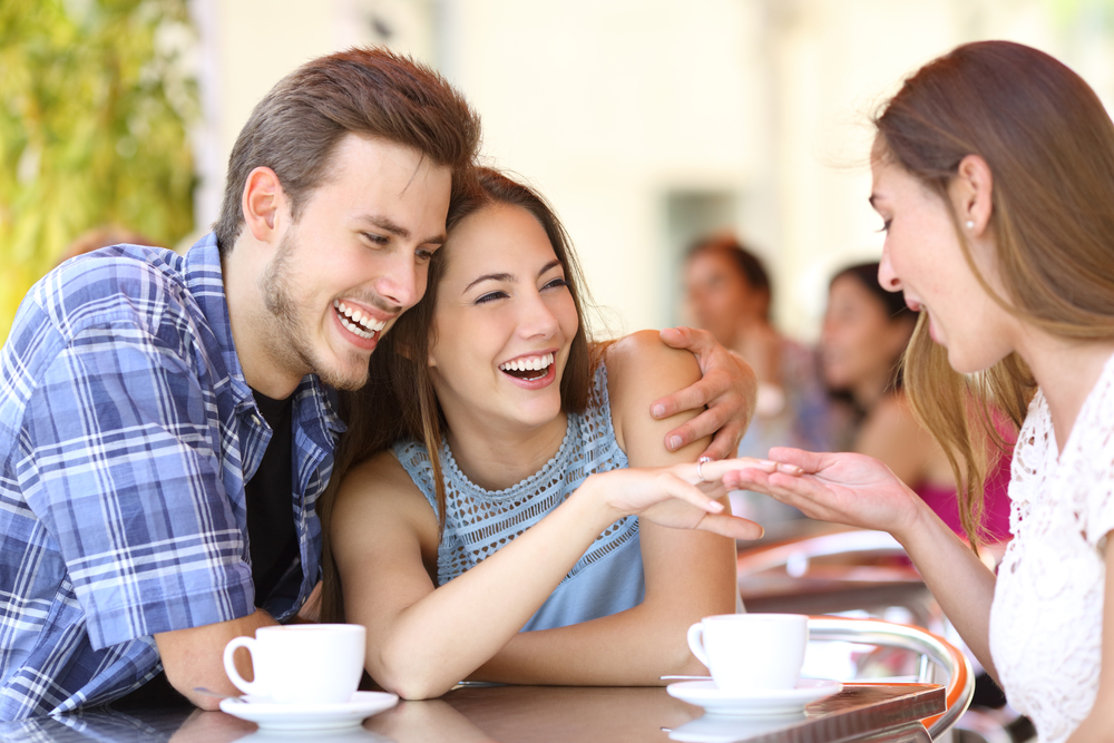 Come fare se non ti piace il fidanzato della tua amica