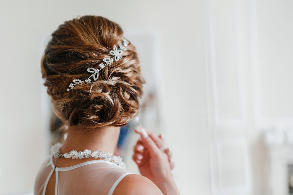 5 accessori per capelli che una sposa potrebbe indossare con classe