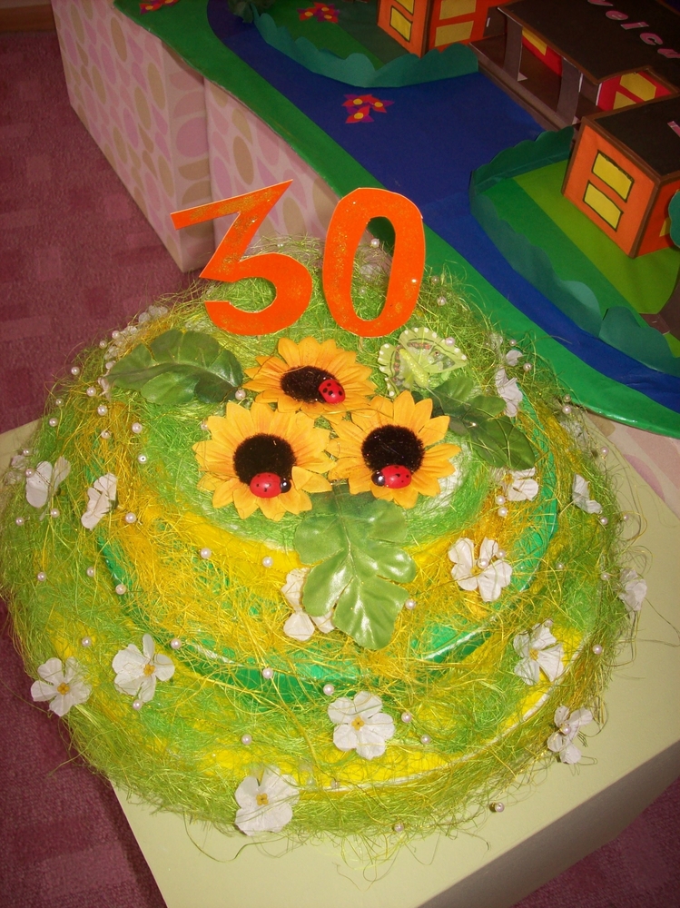 torte-compleanno-30-anni-pasta-di-zucchero-4.jpg