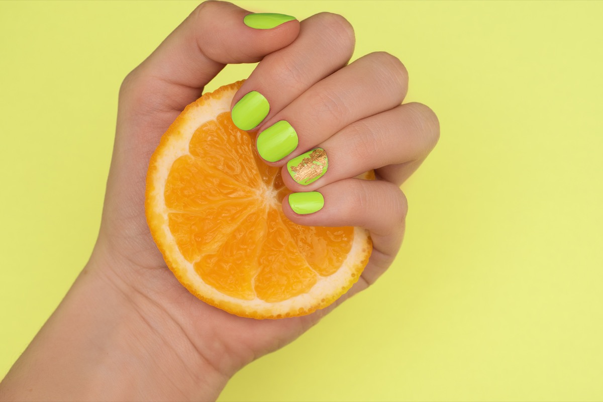 Nail-art-fluo-1.jpg