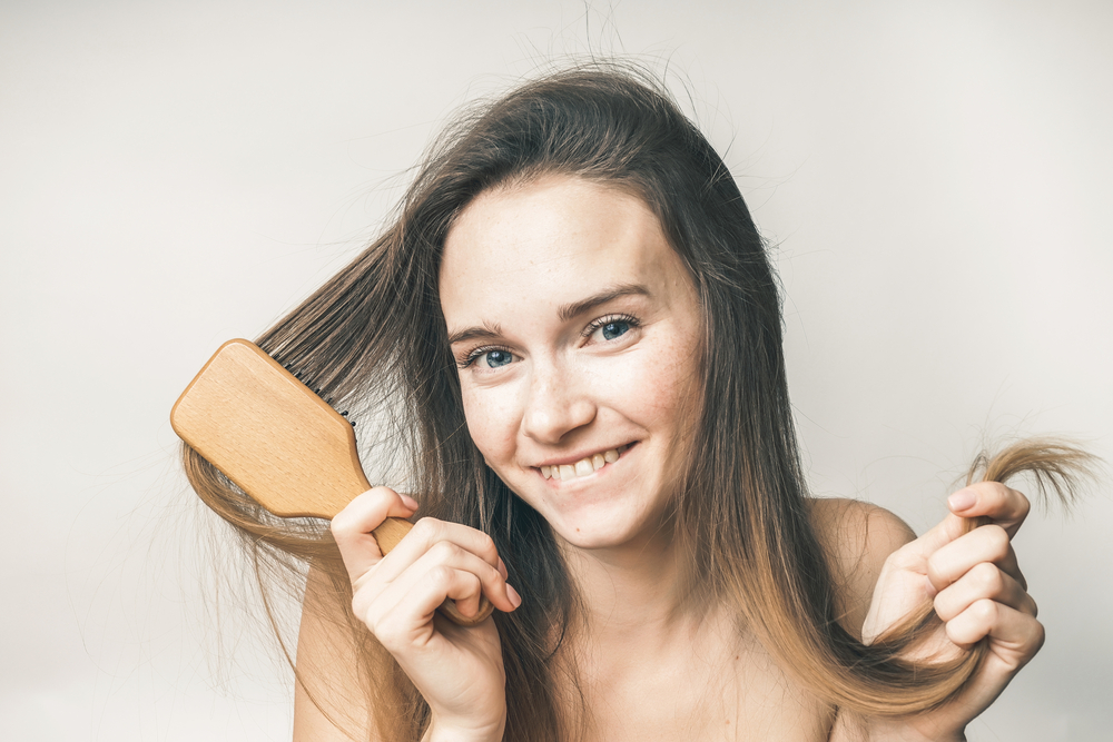 Perché i capelli con il tempo diventano più sottili?