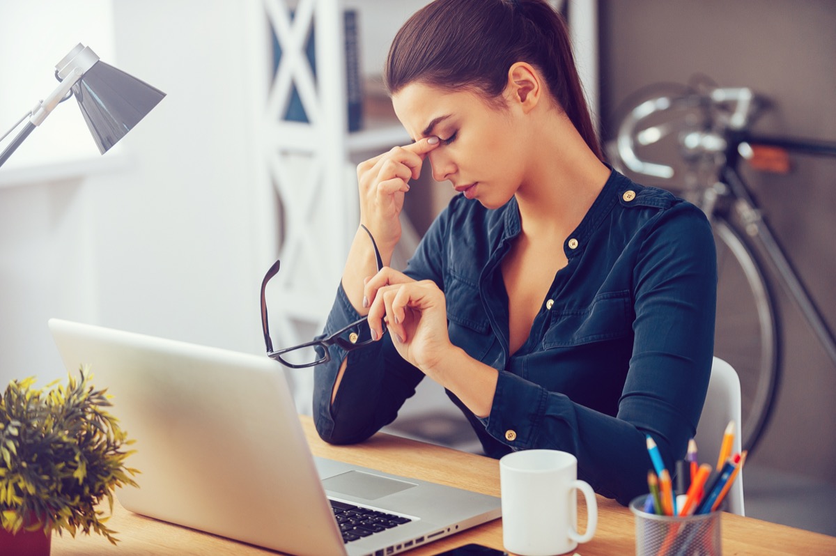 Ansia da prestazione sul lavoro: i rimedi naturali per sconfiggerla