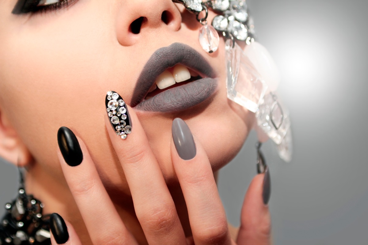 Nail-art-autunno-2019-decorazioni-3.jpg