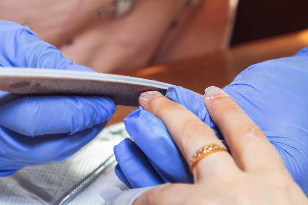 Unghia rotta, meglio tagliarla o limarla?