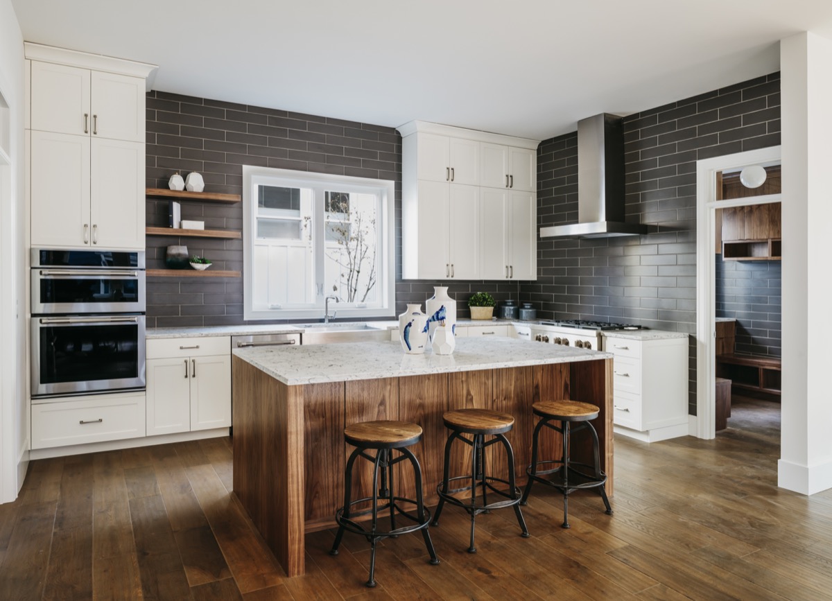 Cucina con isola: 7 soluzioni d'arredo a cui ispirarsi