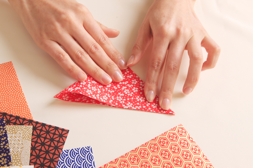 Origami modulari: come fare un diamante decorativo