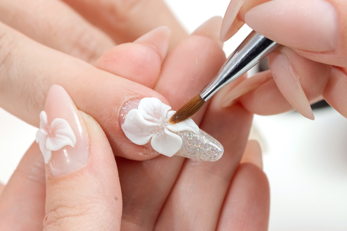 Nail-art-bianco-latte-gesso-perlato-3.jpg