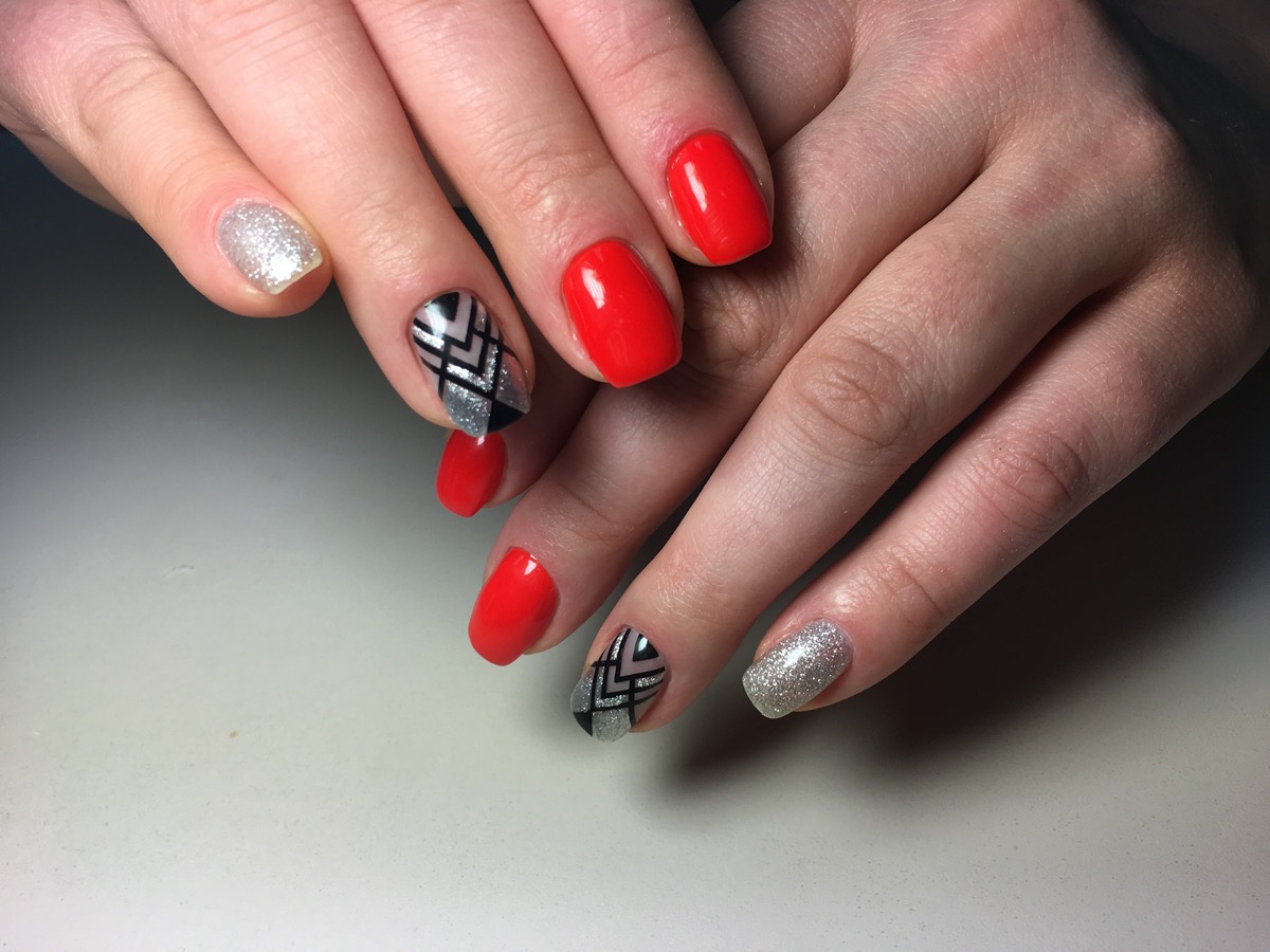 Nail-art-rosso-argento-unghie-3.jpg