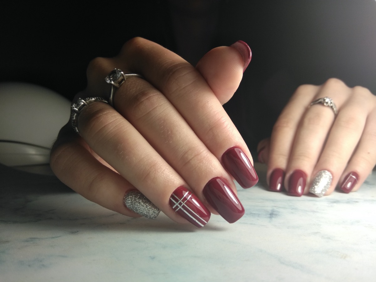 Nail-art-rosso-argento-unghie-8.jpg