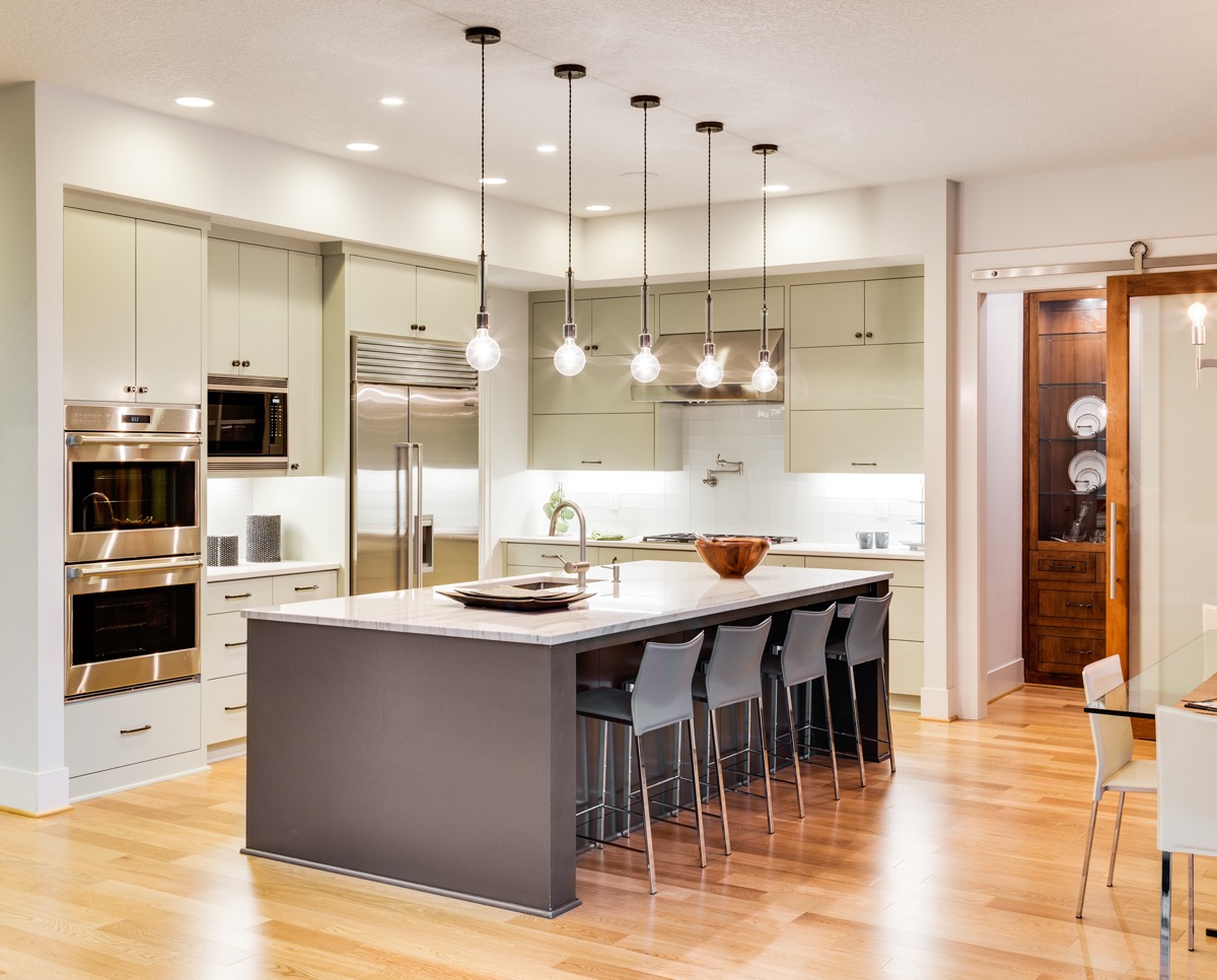 Complementi d'arredo per una cucina moderna: come sceglierli per rinnovare l'ambiente