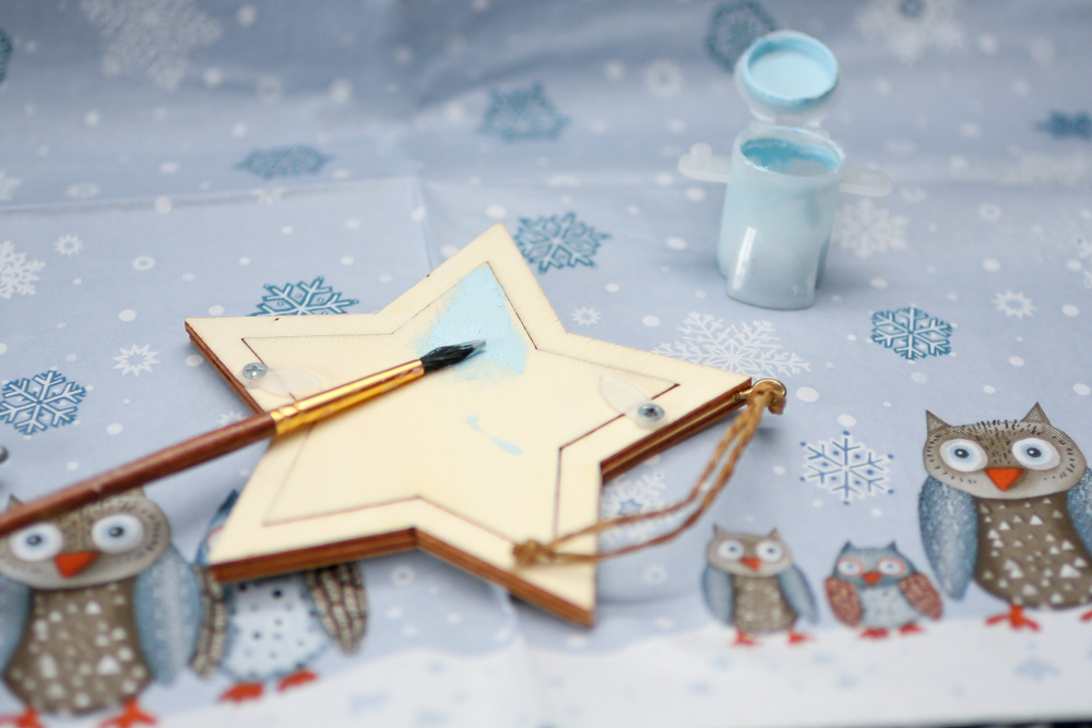 Decorazioni natalizie fai da te: il tutorial per farle con il decoupage