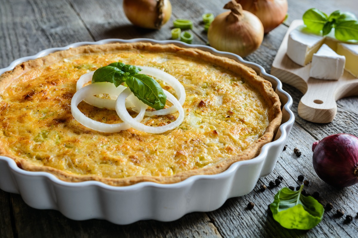 Come fare la torta salata francese con le cipolle