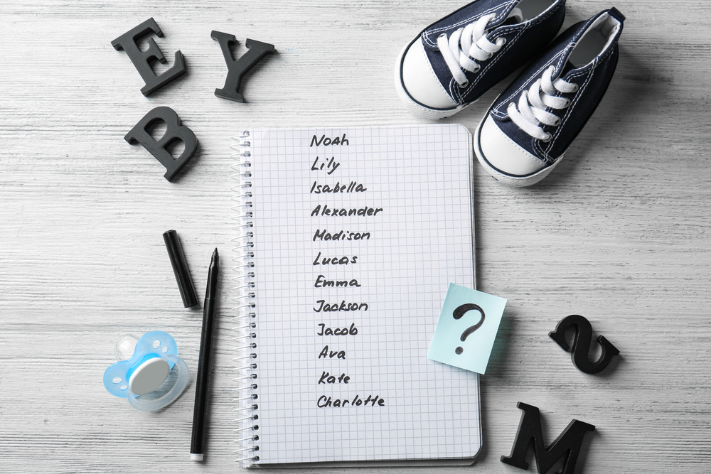 Nome del bambino: quando è troppo originale può danneggiarlo