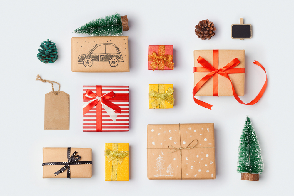 Pacchi di Natale originali: il video tutorial con idee sfiziose per incartare i regali