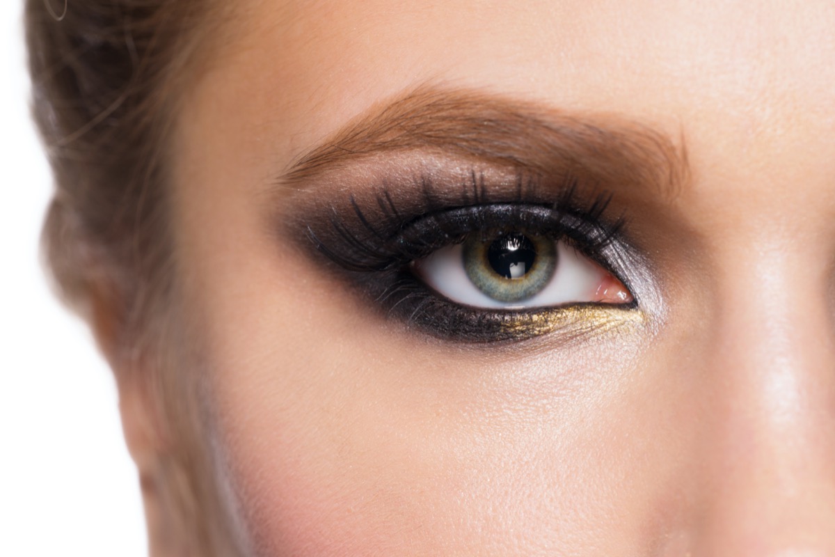 Trucco-occhi-nero-oro-argento-4.jpg