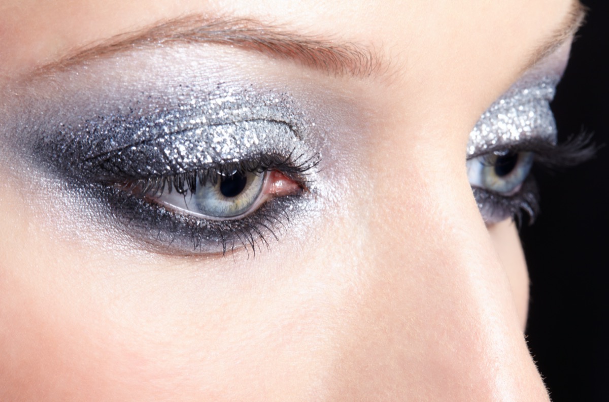 Trucco-occhi-nero-oro-argento-6.jpg